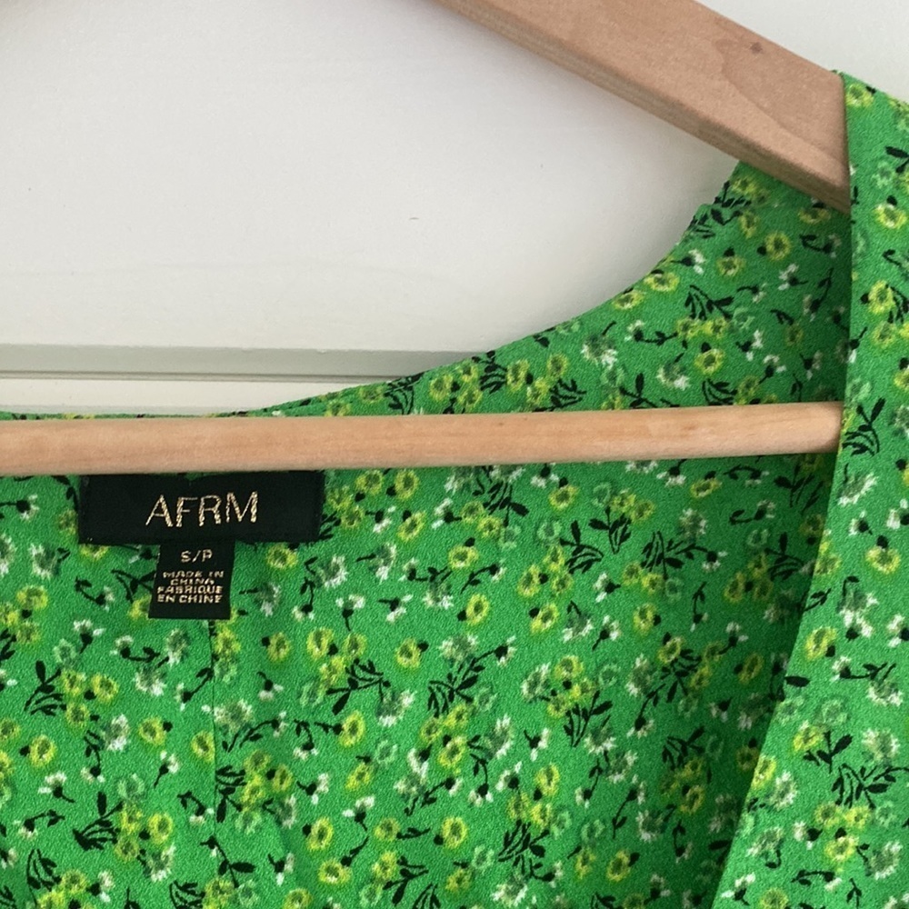 AFRM | Green Floral Long Sleeve Smocked Crop Top | Great Condition - Picture 3 of 7